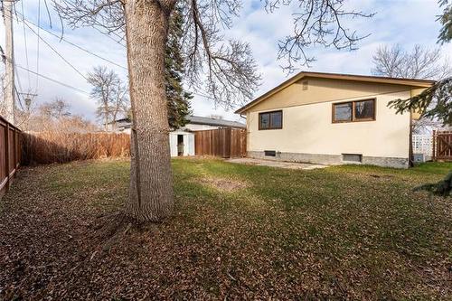259 Carriage Rd, Winnipeg, MB 