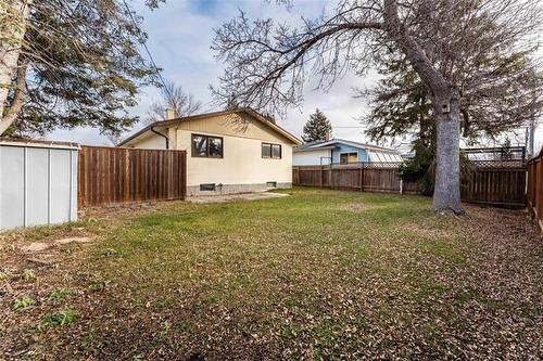 259 Carriage Rd, Winnipeg, MB 
