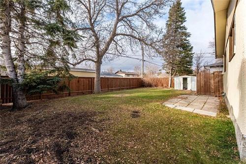 259 Carriage Rd, Winnipeg, MB 