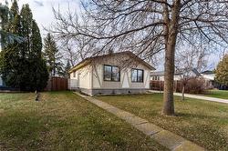 259 Carriage RD  Winnipeg, MB R2Y 0L7