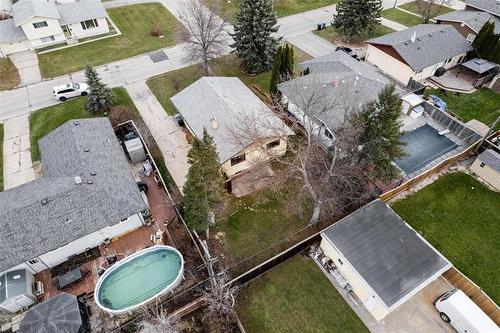 259 Carriage Rd, Winnipeg, MB 