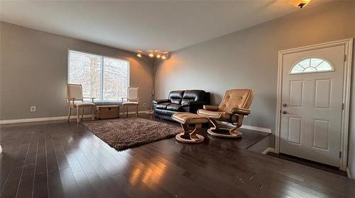 259 Carriage Rd, Winnipeg, MB 