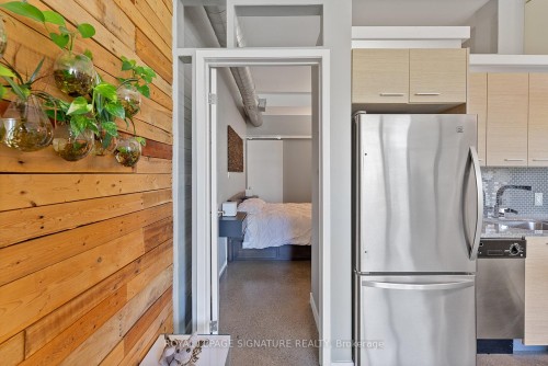 301-52 Sumach Street, Toronto, ON - Indoor Photo Showing Kitchen