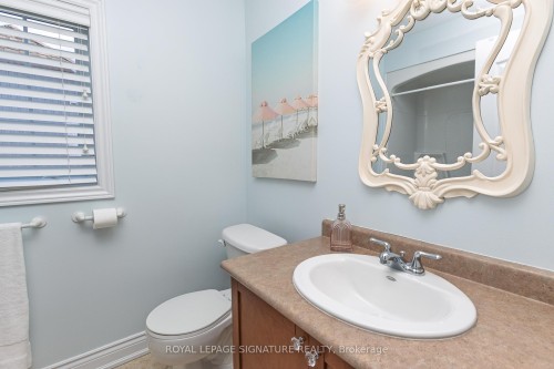 106-300 D'Arcy Street, Cobourg, ON - Indoor Photo Showing Bathroom