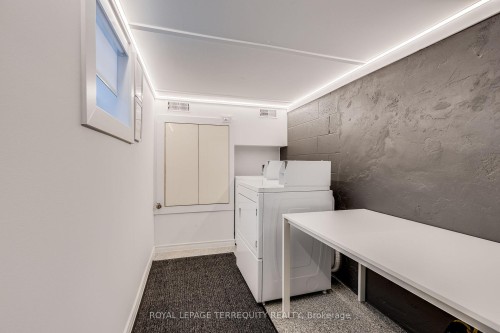 1-94 Earlscourt Avenue, Toronto, ON - Indoor Photo Showing Laundry Room
