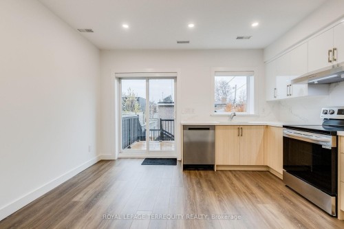 1-94 Earlscourt Avenue, Toronto, ON - Indoor Photo Showing Kitchen