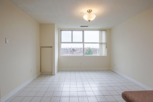402-18 Concorde Place, Toronto, ON - Indoor Photo Showing Other Room