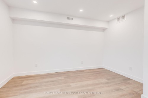 2-94 Earlscourt Avenue, Toronto, ON - Indoor Photo Showing Other Room