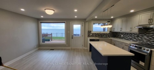 80 Seabreeze Crescent, Hamilton, ON - Indoor Photo Showing Kitchen