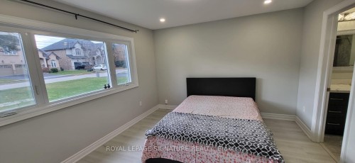 80 Seabreeze Crescent, Hamilton, ON - Indoor Photo Showing Bedroom
