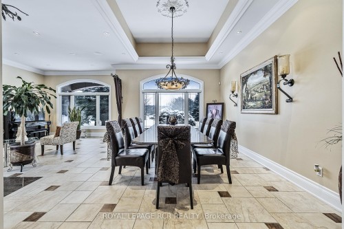 7 Sugarbush Lane, Uxbridge, ON - Indoor Photo Showing Dining Room