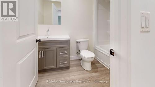 Bathroom - Unit 2 - 39 1St Avenue S, Arran-Elderslie, ON 
