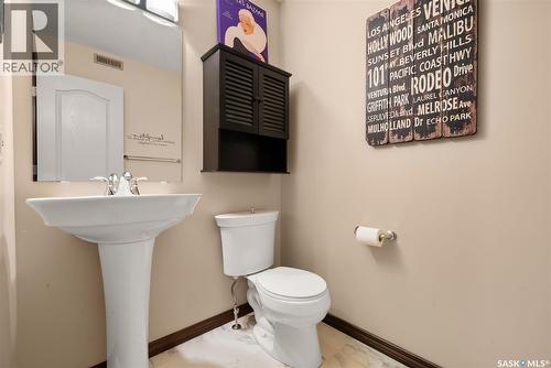 2522 Broderick Road, Regina, SK - Indoor Photo Showing Bathroom