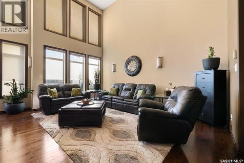 2522 Broderick Road, Regina, SK - Indoor Photo Showing Living Room
