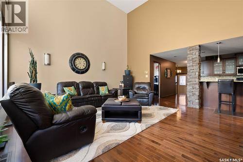 2522 Broderick Road, Regina, SK - Indoor Photo Showing Living Room