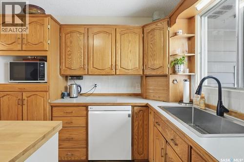 5 John East Avenue, Saskatoon, SK - Indoor Photo Showing Kitchen