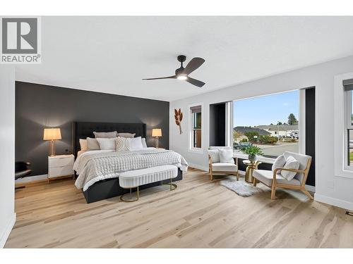 1095 Laurel Place, Kamloops, BC - Indoor Photo Showing Bedroom