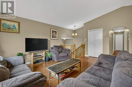 11 Grandview Drive, Kawartha Lakes (Omemee), ON - Indoor Photo Showing Living Room