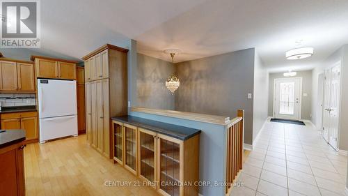 50 - 620 Thistlewood Drive, London North (North C), ON - Indoor Photo Showing Kitchen