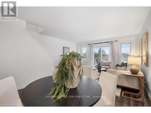12 - 10 Foxglove Crescent, Kitchener, ON - Indoor Photo Showing Living Room