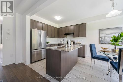 251 Bedrock Drive, Hamilton, ON - Indoor Photo Showing Kitchen With Double Sink