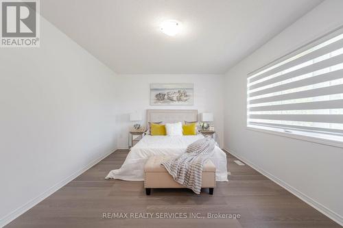 251 Bedrock Drive, Hamilton, ON - Indoor Photo Showing Bedroom