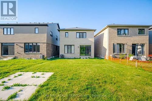 251 Bedrock Drive, Hamilton, ON - Outdoor