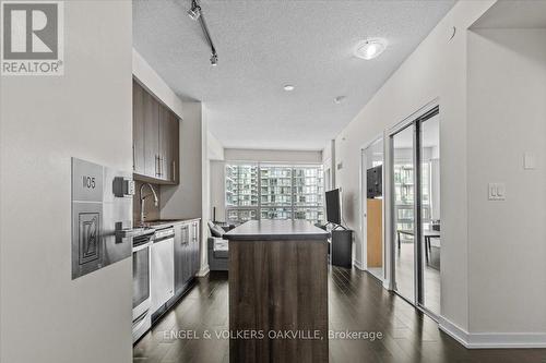 1105 - 510 Curran Place, Mississauga, ON - Indoor Photo Showing Kitchen