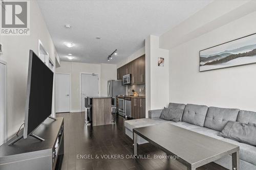 1105 - 510 Curran Place, Mississauga, ON - Indoor Photo Showing Living Room