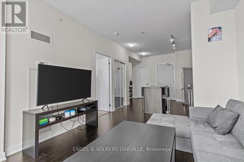 1105 - 510 Curran Place, Mississauga, ON - Indoor Photo Showing Living Room