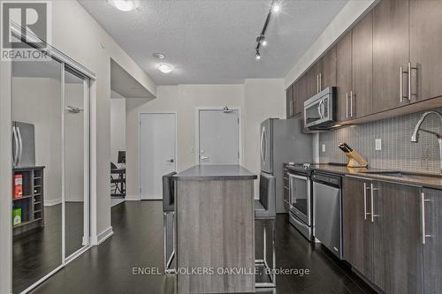 1105 - 510 Curran Place, Mississauga, ON - Indoor Photo Showing Kitchen With Upgraded Kitchen