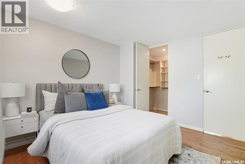 91 Lindsay Drive, Saskatoon, SK - Indoor Photo Showing Bedroom