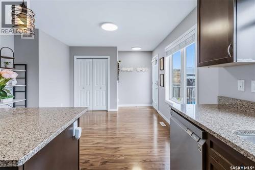 706 Stonebridge Common, Saskatoon, SK - Indoor Photo Showing Kitchen With Upgraded Kitchen