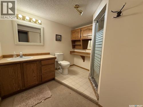 1809 Third Street, Estevan, SK - Indoor Photo Showing Bathroom