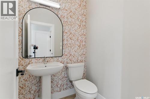 218 Veterans Drive, Warman, SK - Indoor Photo Showing Bathroom