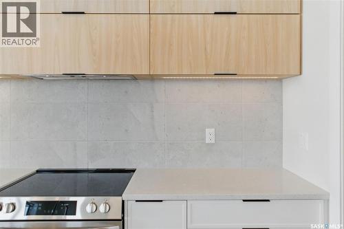 218 Veterans Drive, Warman, SK - Indoor Photo Showing Kitchen