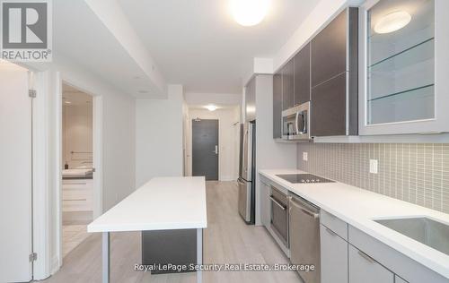 328 - 399 Spring Garden Avenue, Toronto, ON - Indoor Photo Showing Kitchen With Upgraded Kitchen