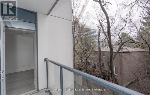 328 - 399 Spring Garden Avenue, Toronto, ON - Outdoor