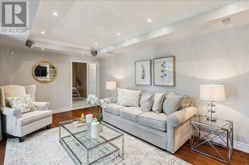 1424 Indian Road, Mississauga, ON - Indoor Photo Showing Living Room