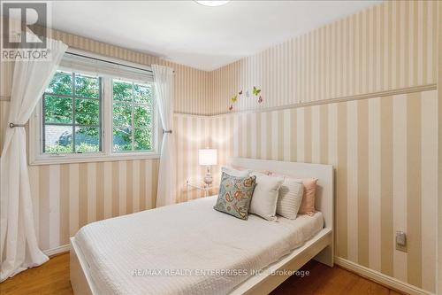 1424 Indian Road, Mississauga, ON - Indoor Photo Showing Bedroom