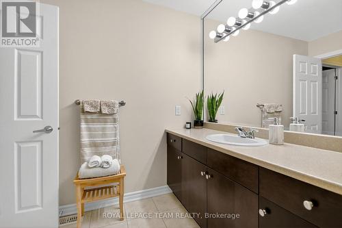 317 Gallantry Way, Ottawa, ON - Indoor Photo Showing Bathroom