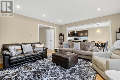 317 Gallantry Way, Ottawa, ON - Indoor Photo Showing Living Room