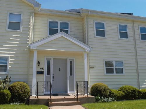 3 20 Connaught Avenue  Middleton, NS B0S 1P0