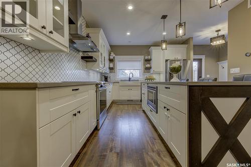 1129 7Th Street E, Saskatoon, SK - Indoor Photo Showing Kitchen With Upgraded Kitchen