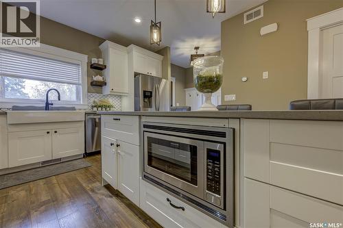 1129 7Th Street E, Saskatoon, SK - Indoor Photo Showing Kitchen With Upgraded Kitchen