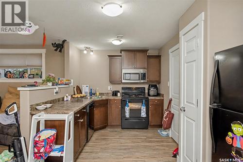 159 Osler Street, Regina, SK - Indoor Photo Showing Kitchen With Double Sink