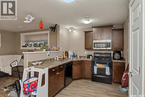 159 Osler Street, Regina, SK - Indoor Photo Showing Kitchen