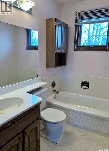 401 Brock Crescent, Saskatoon, SK - Indoor Photo Showing Bathroom