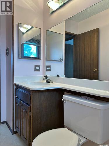 401 Brock Crescent, Saskatoon, SK - Indoor Photo Showing Bathroom