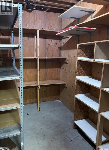 401 Brock Crescent, Saskatoon, SK - Indoor With Storage